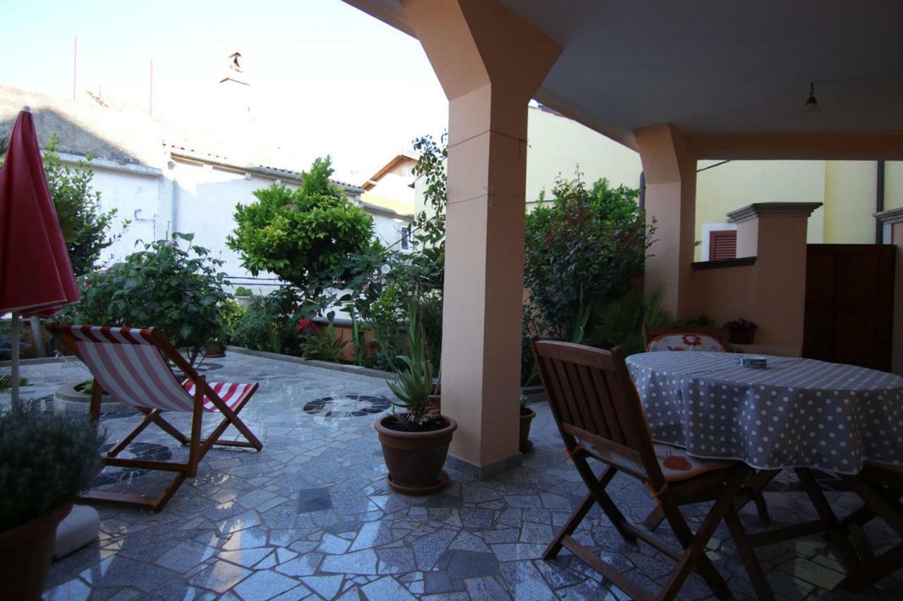 App With A Lovely Patio Mali Losinj Exterior photo